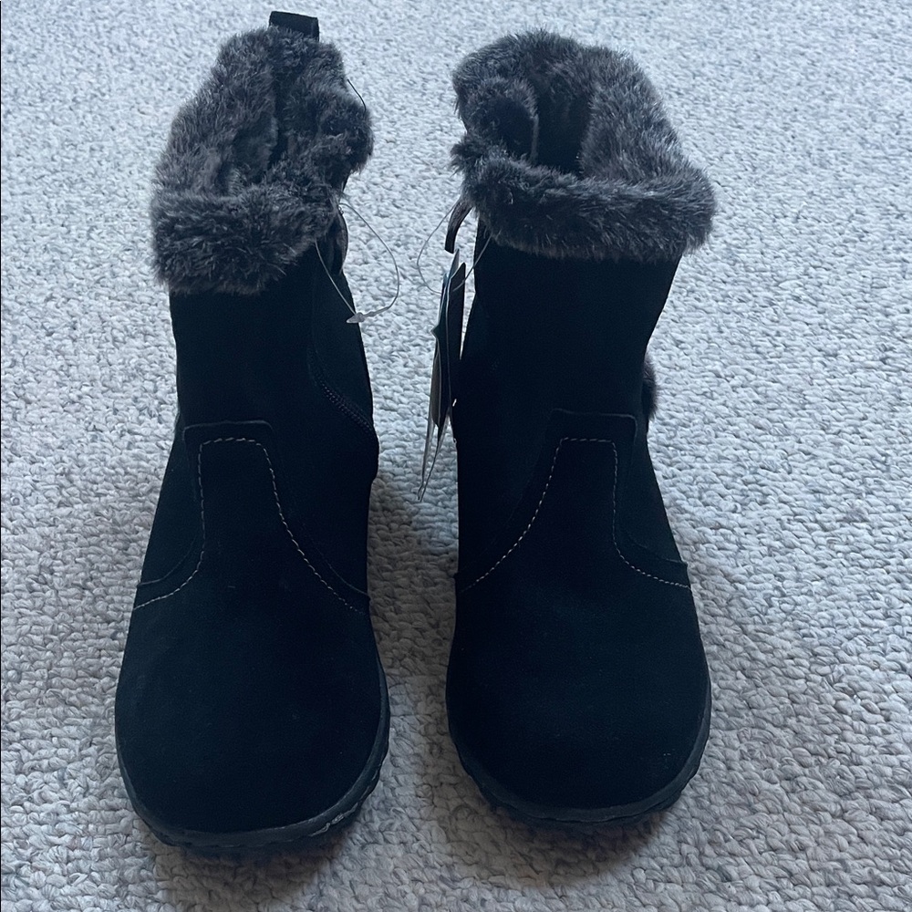 Khombu Black Suede Winter Boots with Plush Fur